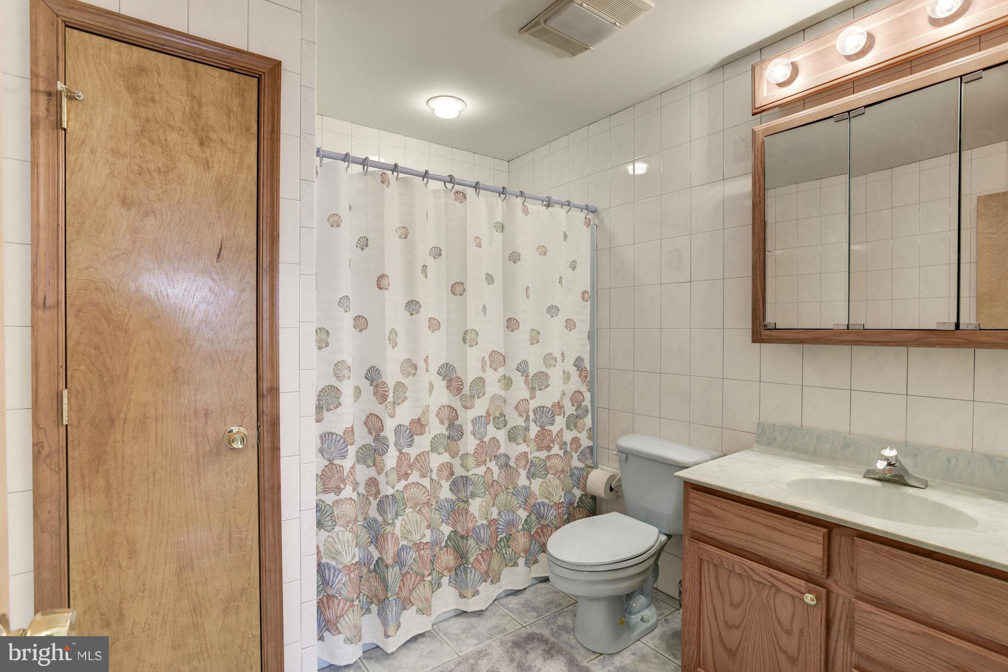 1426 Galena Road Baltimore, MD 21221 - Photo 28 of 30 Second floor full bath.