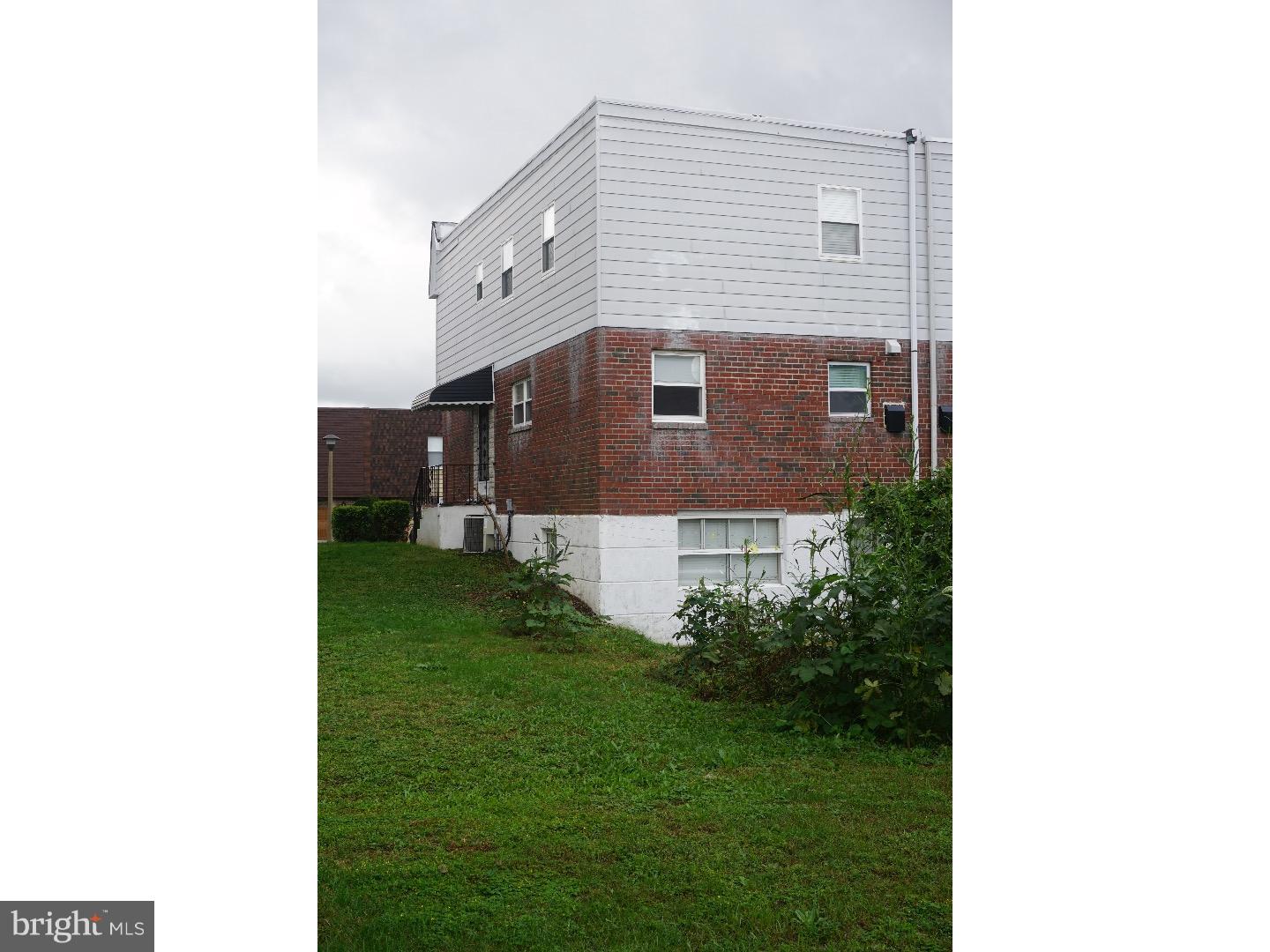 9940 Wingtip Road Philadelphia, PA 19115 - Photo 3 of 14 Exterior Side
