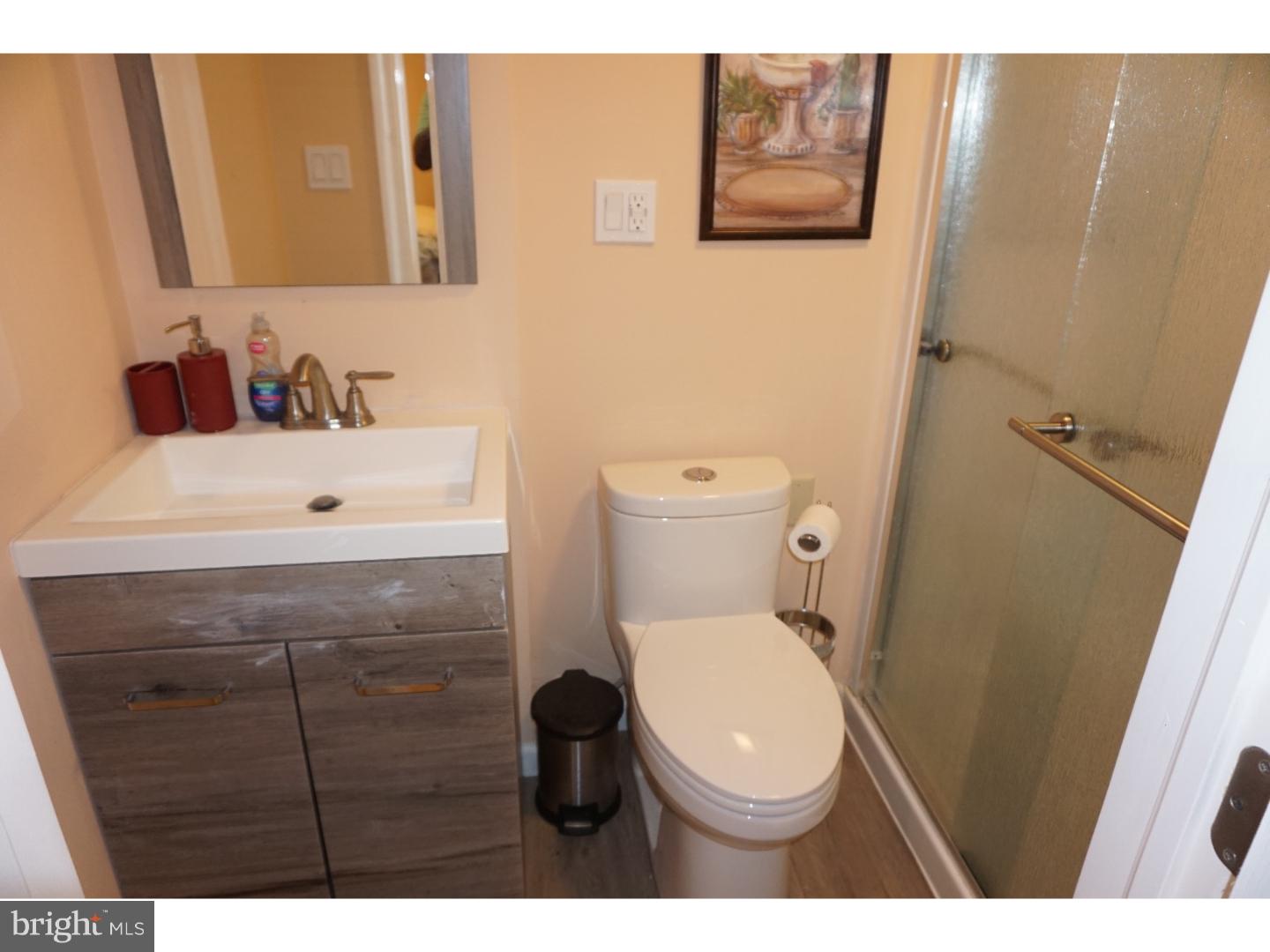 9940 Wingtip Road Philadelphia, PA 19115 - Photo 9 of 14 Bathroom