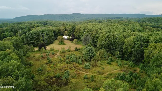 $875,000 | 76 Corashire Road, New Marlborough, MA 01230