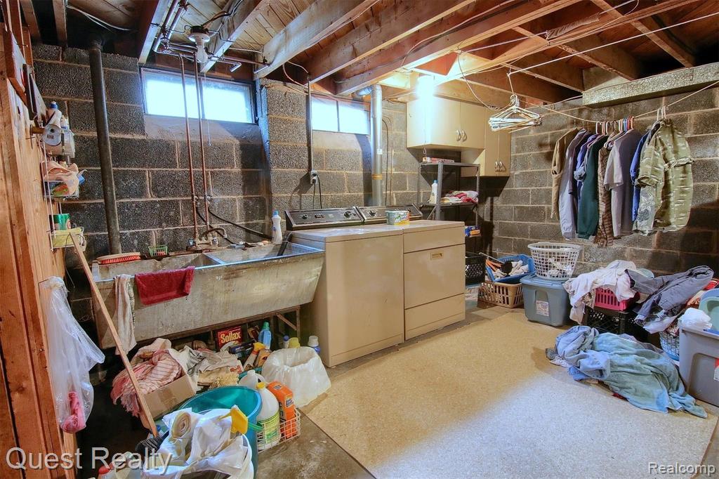 2132 Hampton Road Grosse Pointe Woods, MI 48236 - Photo 19 of 29