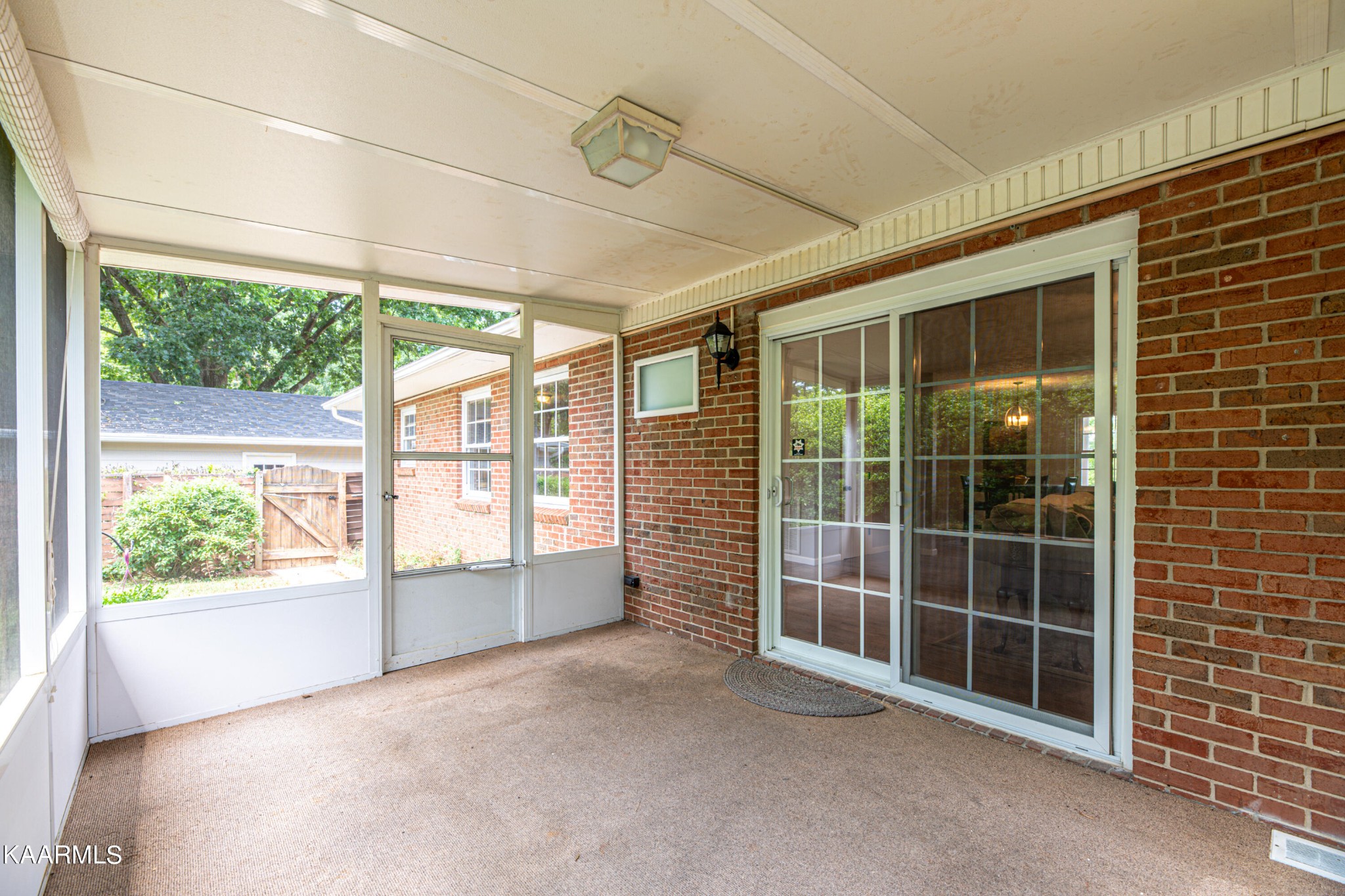 600 Schenley Road Knoxville, TN 37923 - Photo 29 of 38 a view of an empty room with a balcony