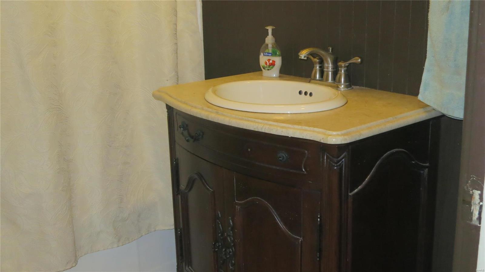 808 Ohio Avenue South Roxana, IL 62087 - Photo 13 of 24 Gallery Image 13