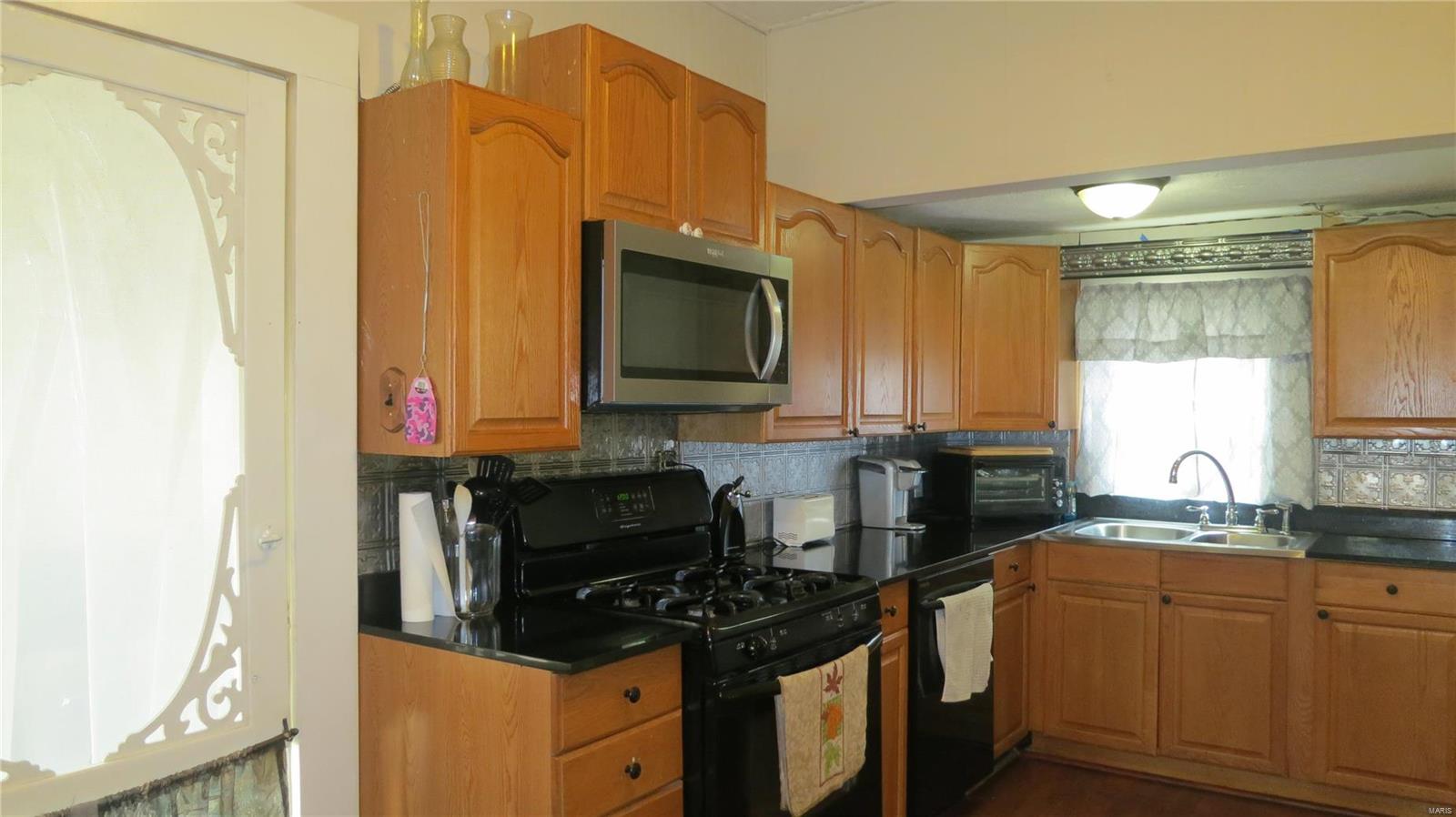 808 Ohio Avenue South Roxana, IL 62087 - Photo 9 of 24 Gallery Image 9