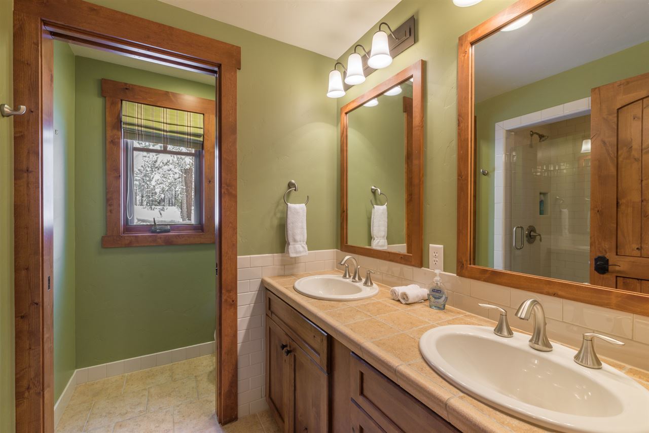 10215 Annies Loop Truckee, CA 96161 - Photo 14 of 21