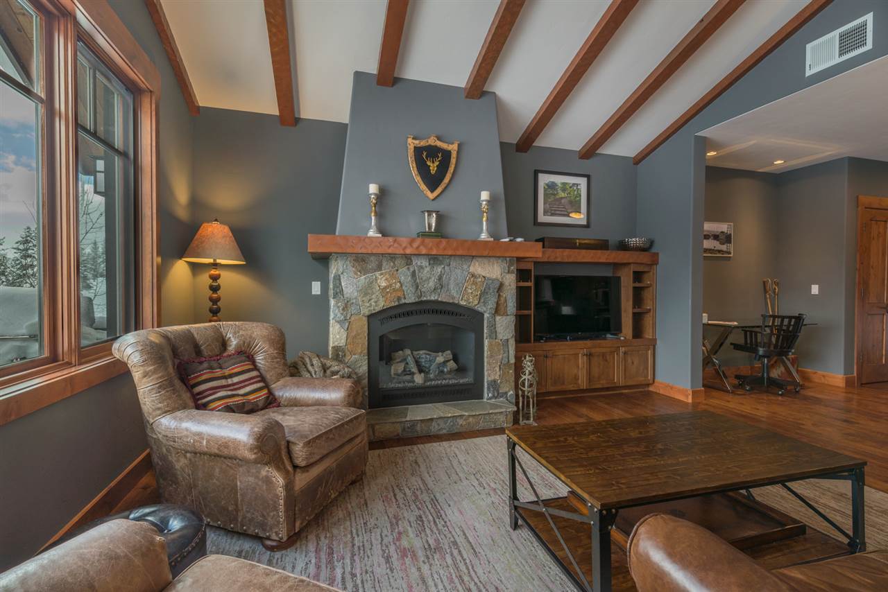 10215 Annies Loop Truckee, CA 96161 - Photo 4 of 21