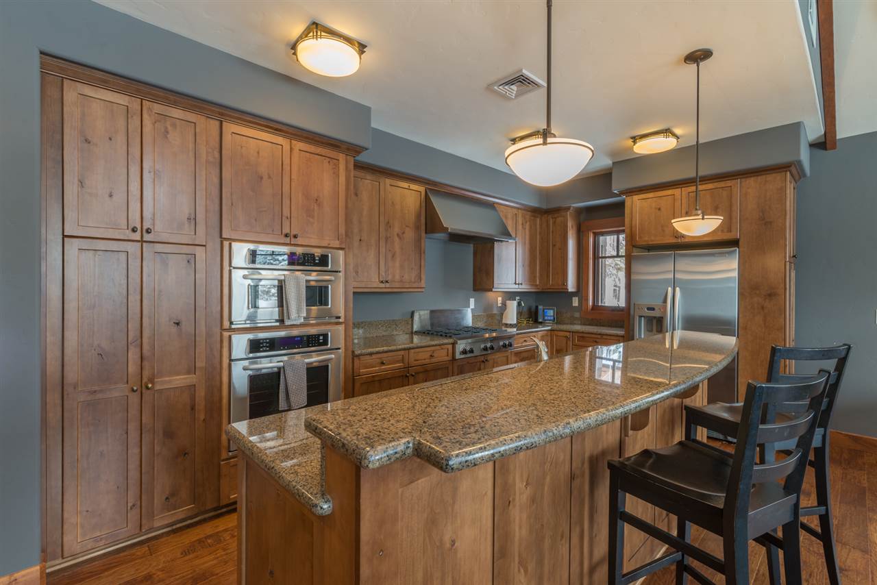 10215 Annies Loop Truckee, CA 96161 - Photo 6 of 21