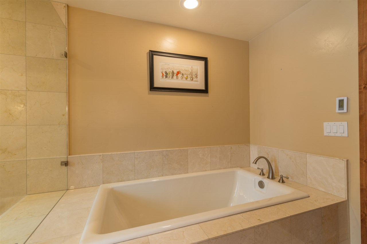 10215 Annies Loop Truckee, CA 96161 - Photo 8 of 21