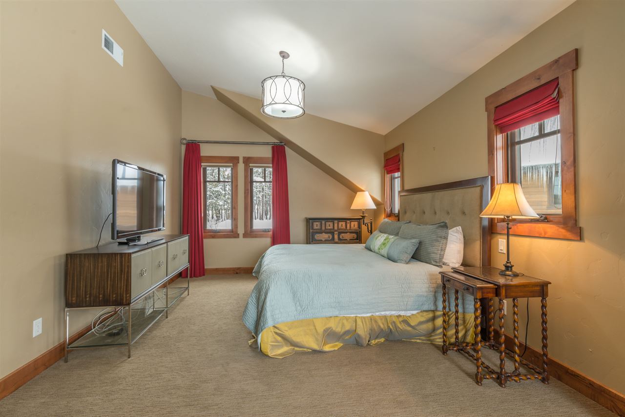 10215 Annies Loop Truckee, CA 96161 - Photo 9 of 21