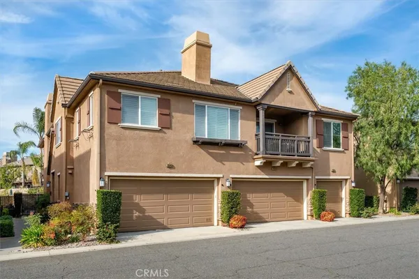 $630,000 | 19345 Laroda Lane, Saugus, CA 91350