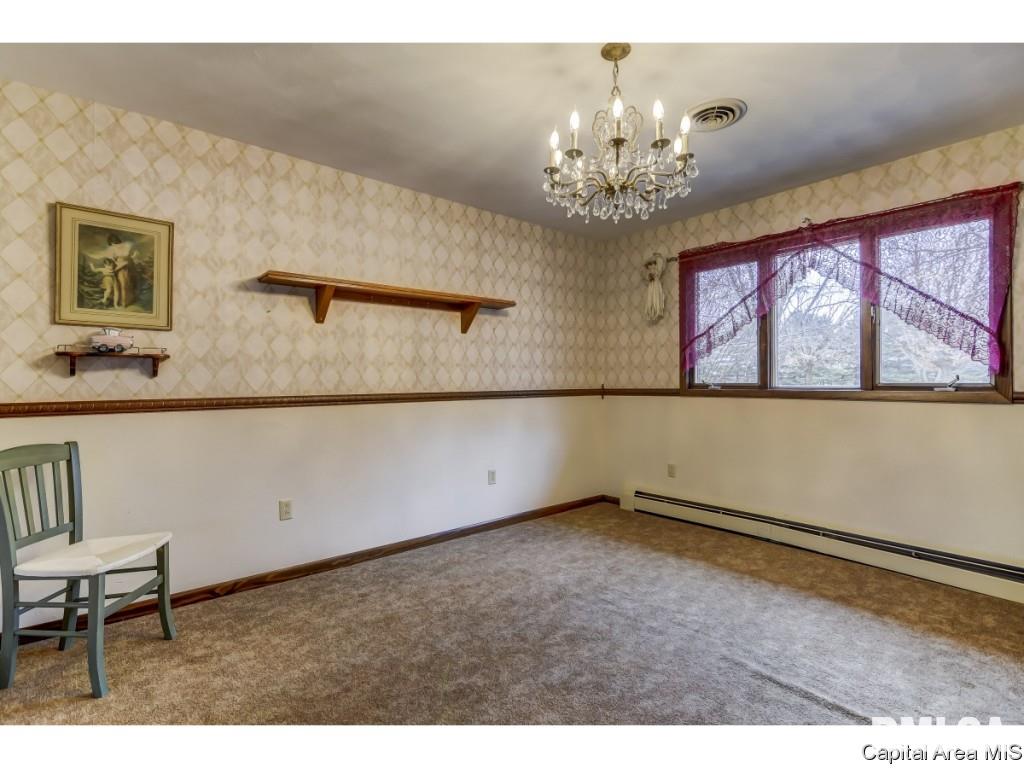 2635 Hilltop Road Springfield, IL 62712 - Photo 6 of 36