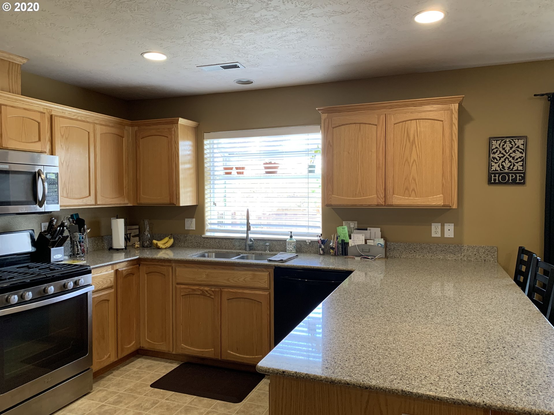 940 65th Place Springfield, OR 97478 - Photo 6 of 30
