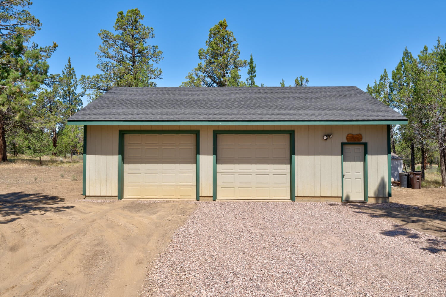 67160 Harrington Loop Road Bend, OR 97703 - Photo 2 of 20 02