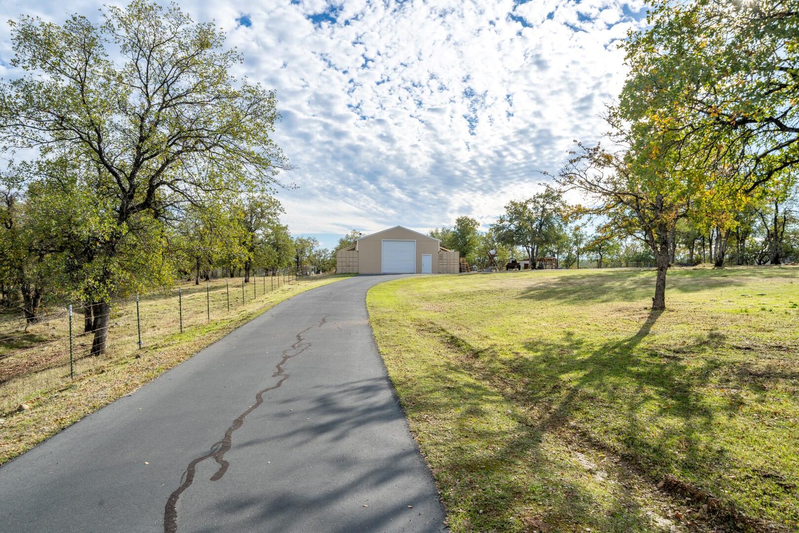 6355 Placer Road Igo, CA 96047 - Photo 105 of 112 Paved Driveways