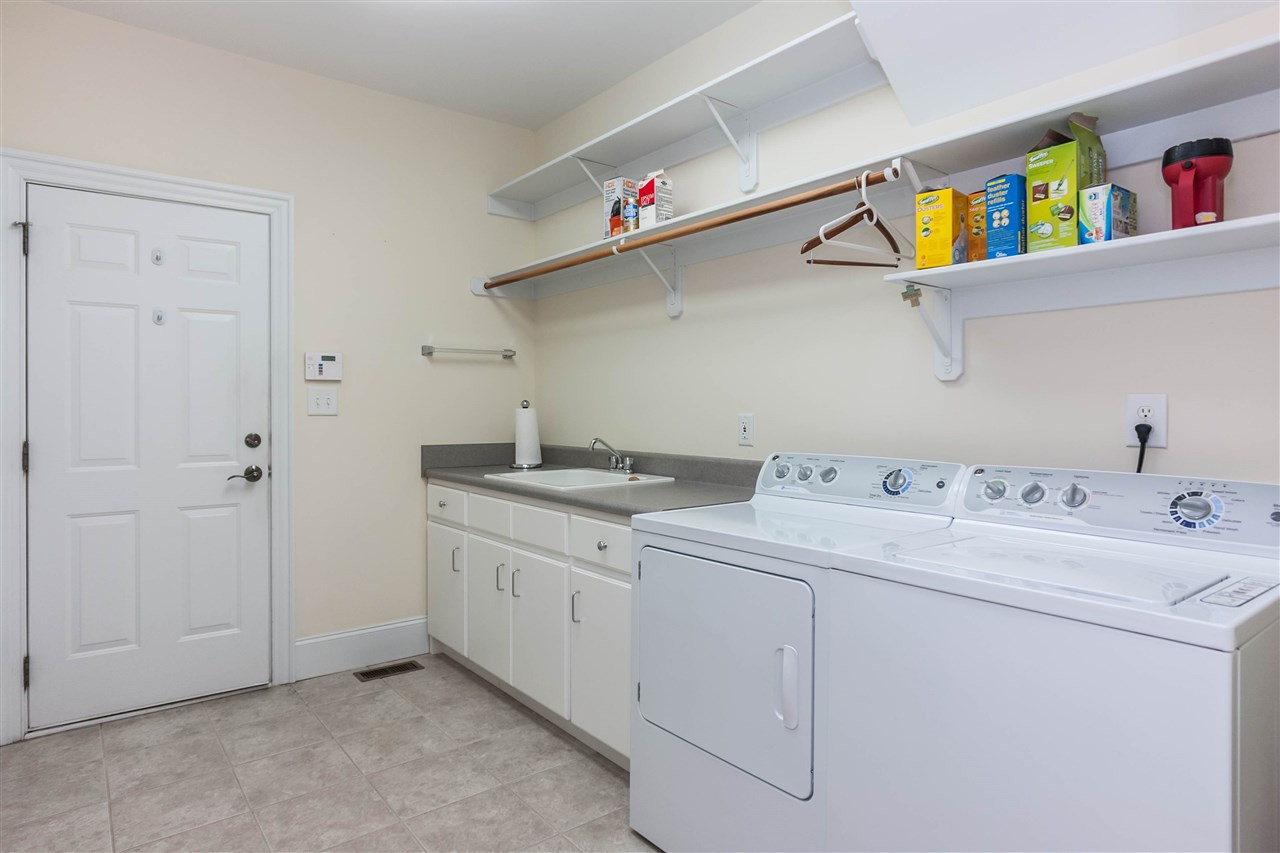 1817 Stannard Trail Raleigh, NC 27612 - Photo 11 of 25 Spacious Laundry Room