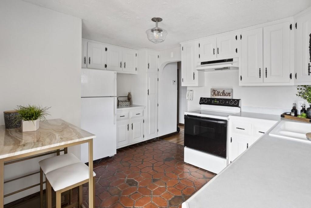 41 Taylor Road Lynn, MA 01904 - Photo 12 of 41 Gallery Image 12