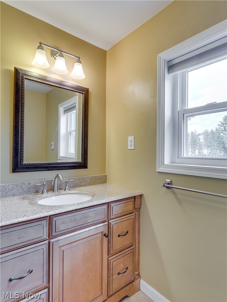 356 Crystal Lake Road Akron, OH 44333 - Photo 5 of 30 Gallery Image 5