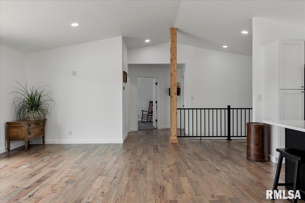 814 Poplar Loop Petersburg, IL 62675 - Photo 12 of 52