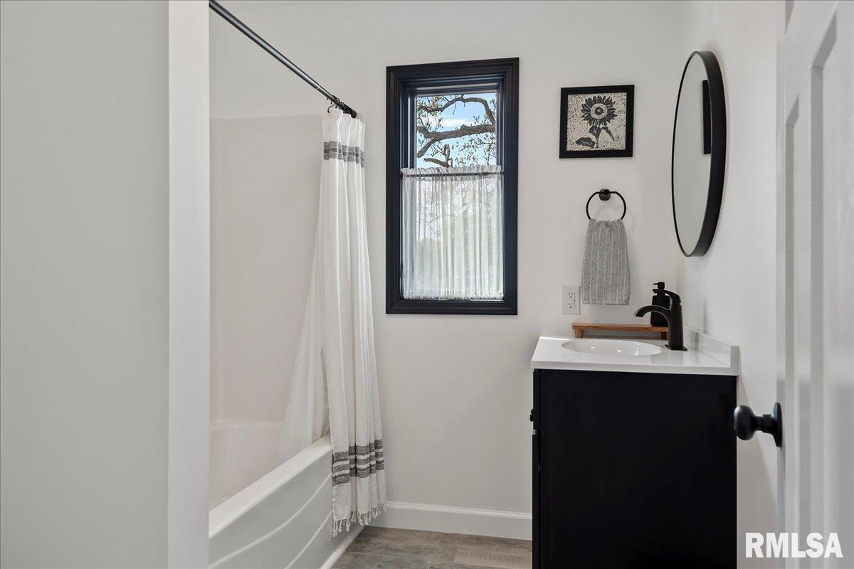 814 Poplar Loop Petersburg, IL 62675 - Photo 23 of 52