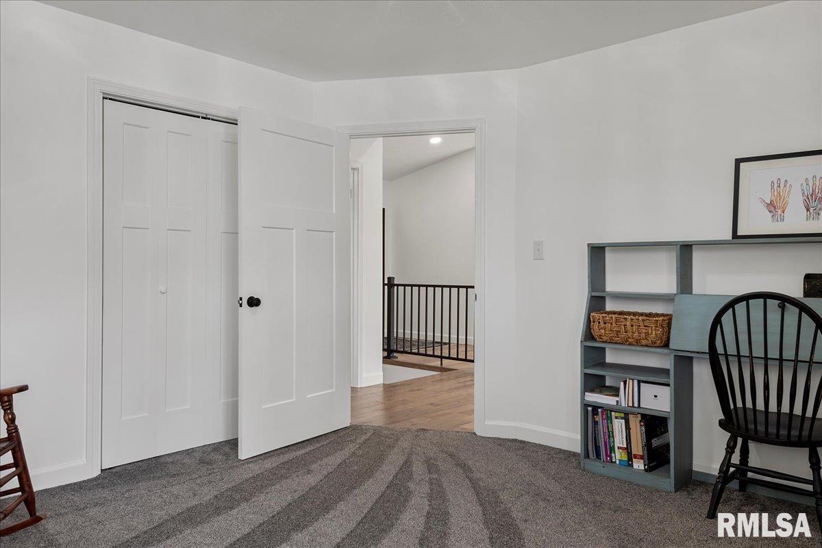 814 Poplar Loop Petersburg, IL 62675 - Photo 26 of 52