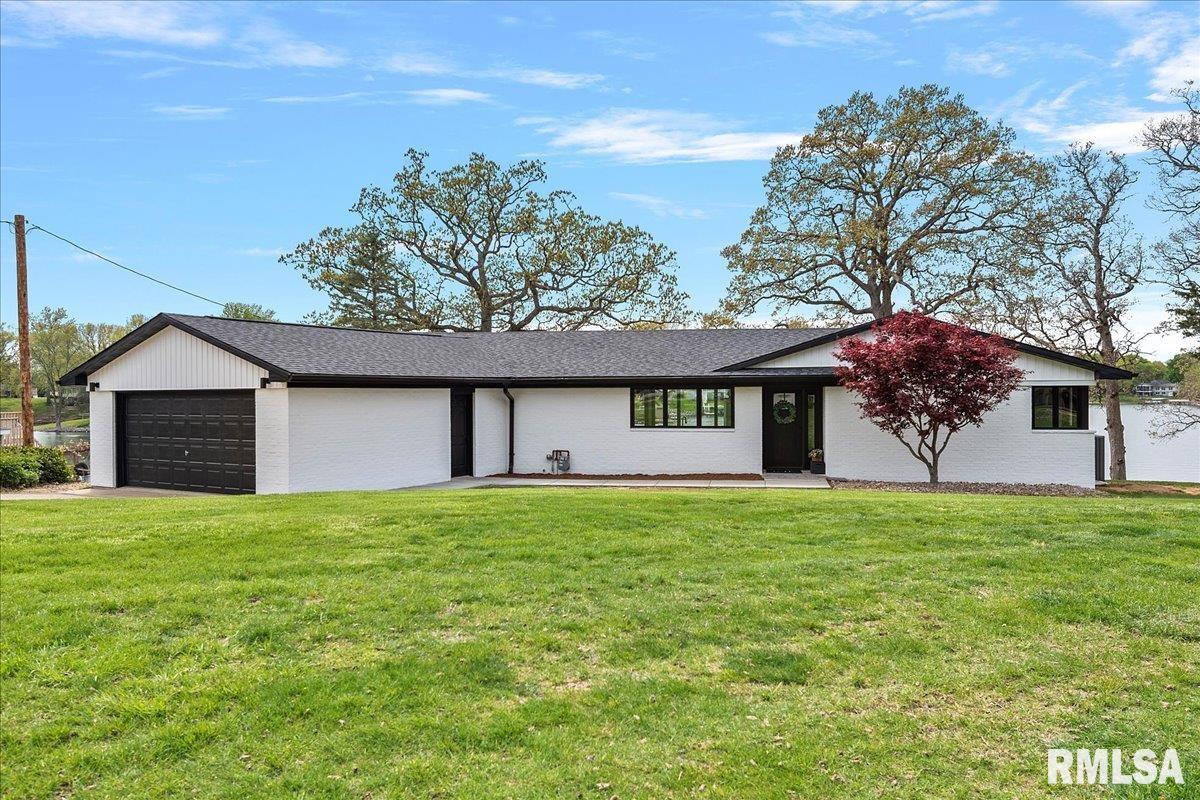 814 Poplar Loop Petersburg, IL 62675 - Photo 3 of 52