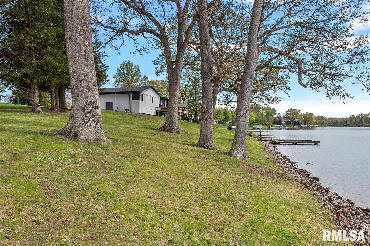 814 Poplar Loop Petersburg, IL 62675 - Photo 44 of 52