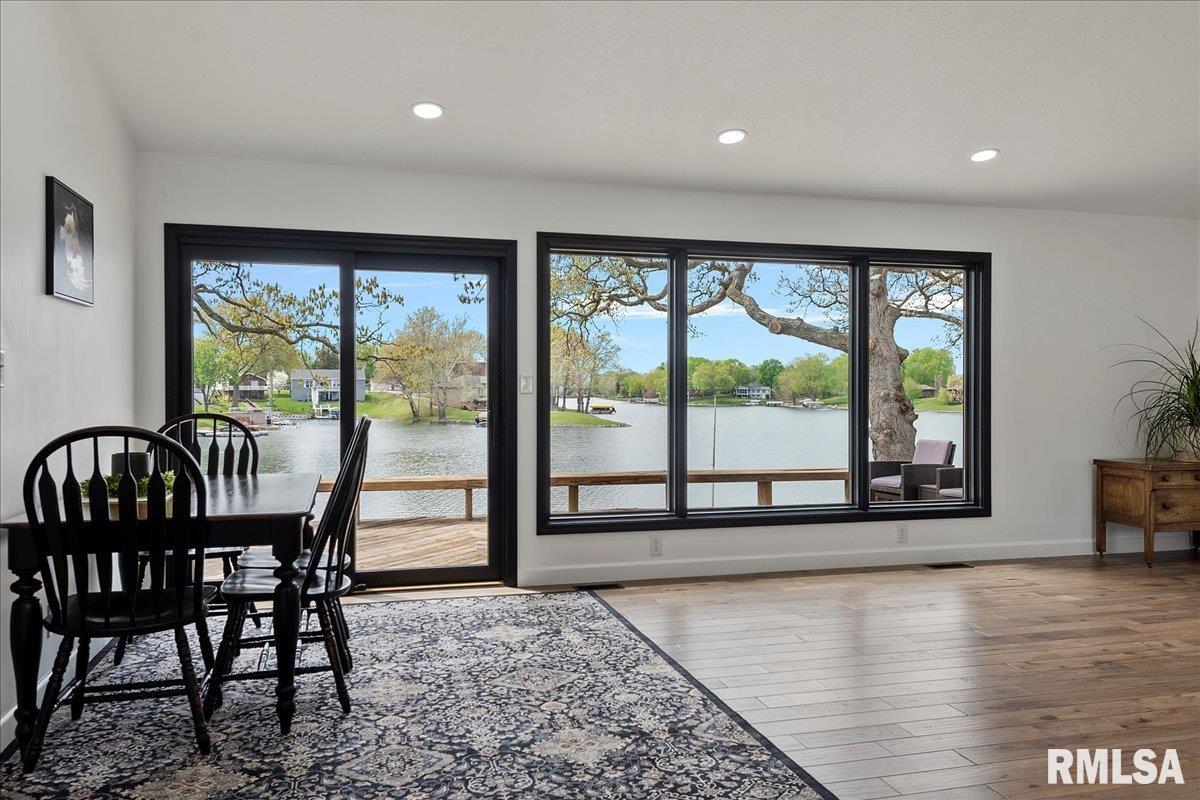 814 Poplar Loop Petersburg, IL 62675 - Photo 9 of 52