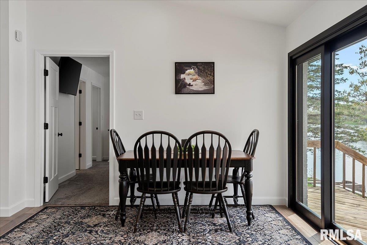 814 Poplar Loop Petersburg, IL 62675 - Photo 10 of 52