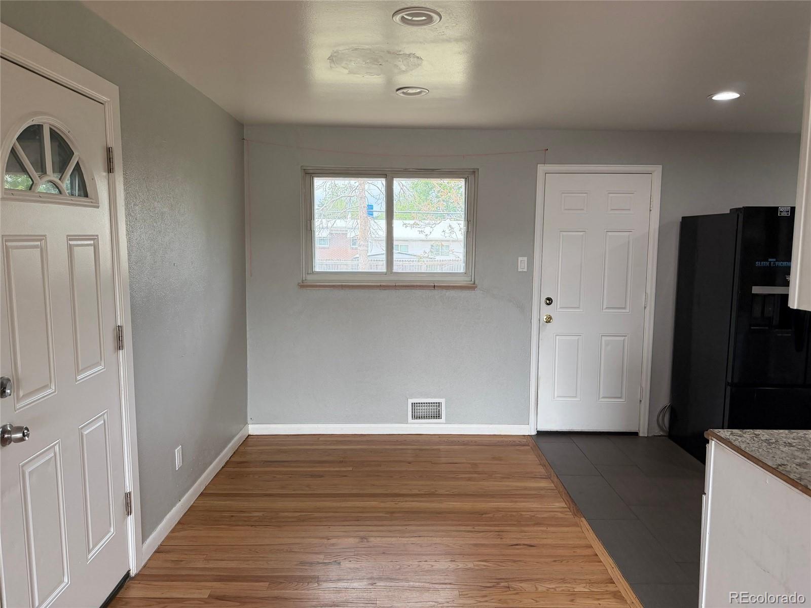 3124 Quari Street Aurora, CO 80011 - Photo 7 of 28