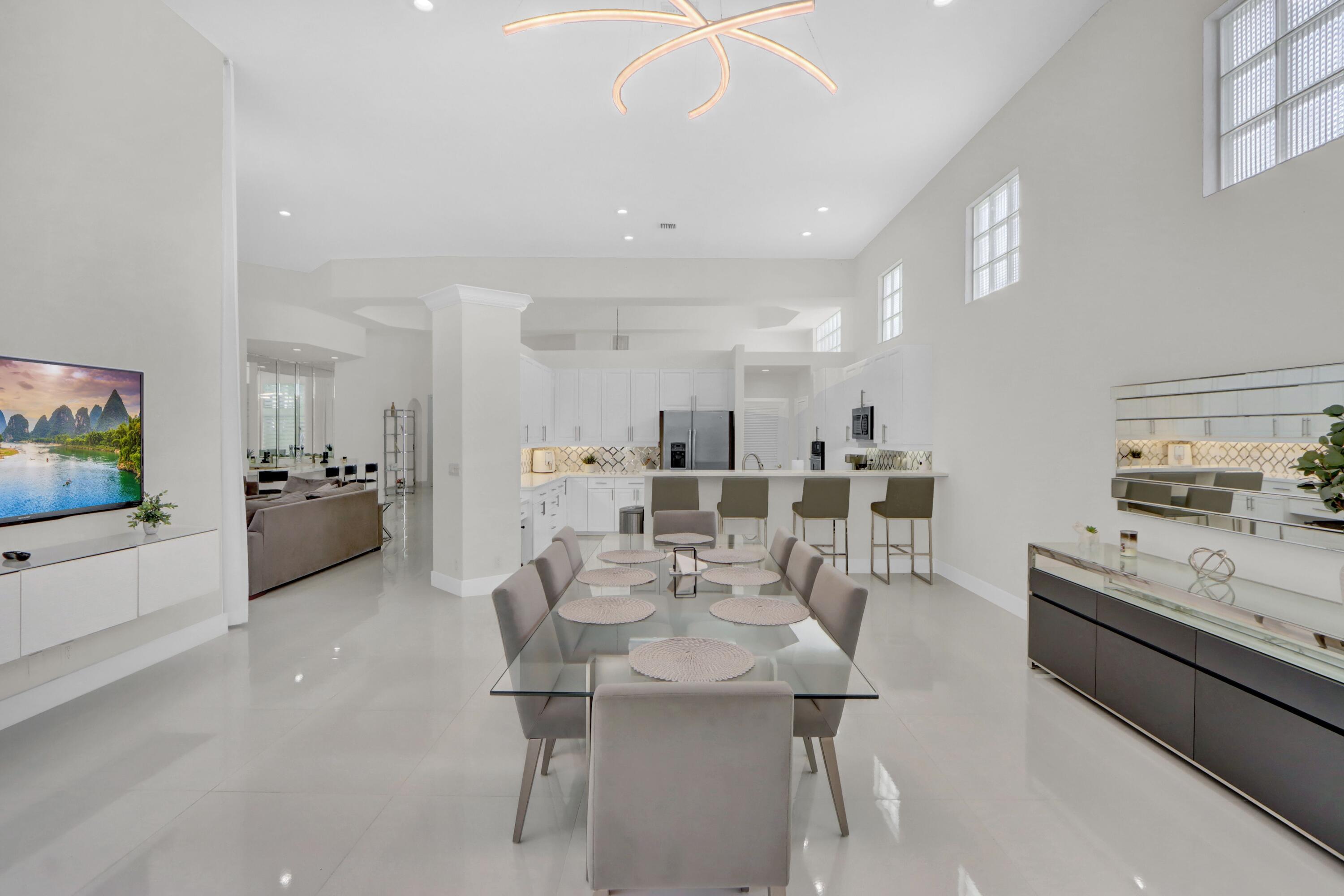 6564 Somerset Circle Boca Raton, FL 33496 - Photo 9 of 39 Dining Area
