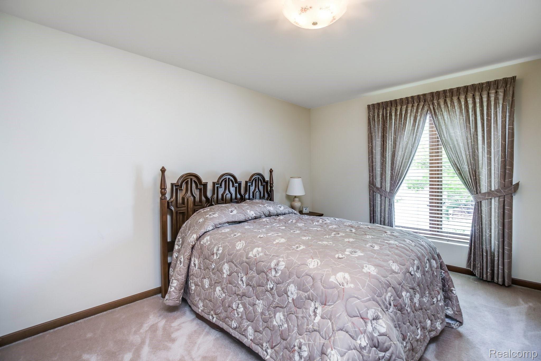 3427 Summit Ridge Drive Rochester, MI 48306 - Photo 22 of 30 Bedroom #3