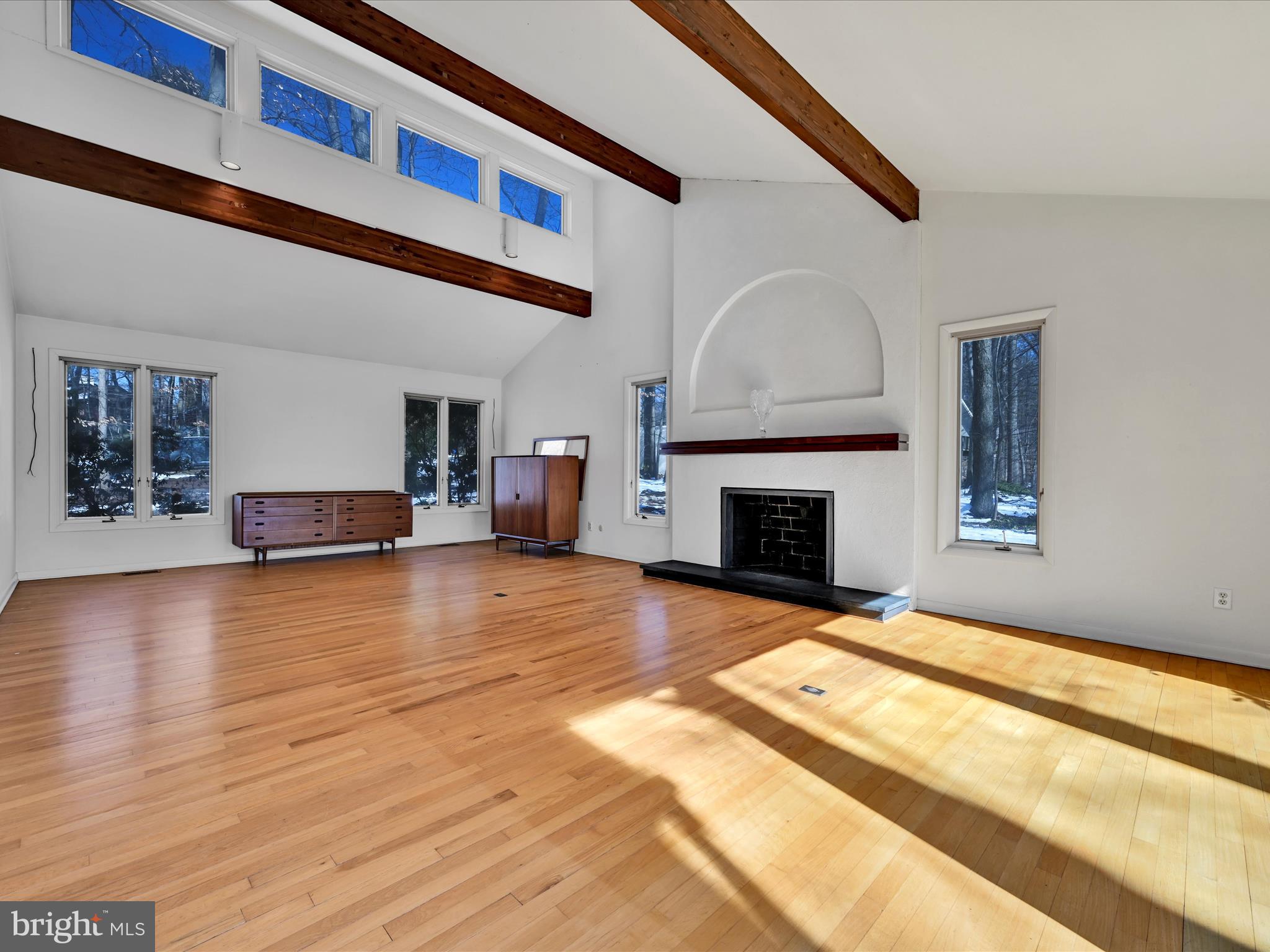 566 Whitford Hills Road Exton, PA 19341 - Photo 8 of 45 Living Room
