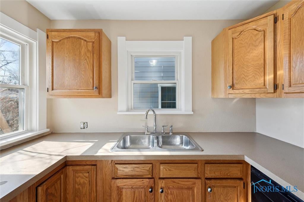 3848 Bellevue Road Toledo, OH 43613 - Photo 16 of 49 Gallery Image 16