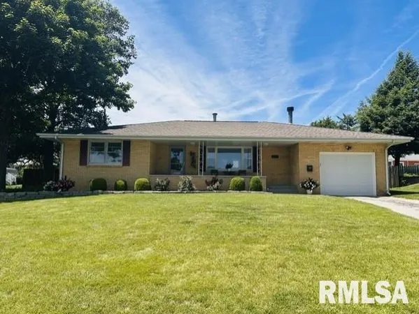 $239,900 | 5 Sunnydale Avenue, Jacksonville, IL 62650