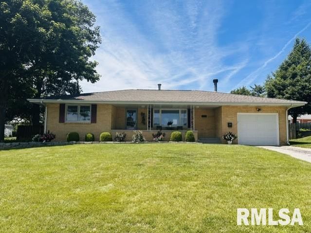 $240,000 | 5 Sunnydale Avenue, Jacksonville, IL 62650