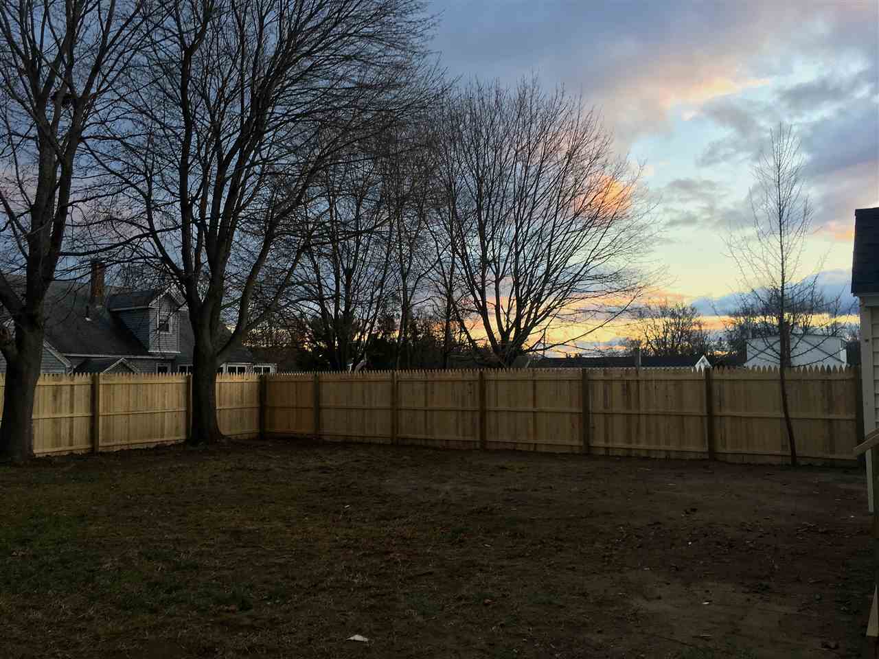 16 Caldwell Road Nashua, NH 03060 - Photo 2 of 18