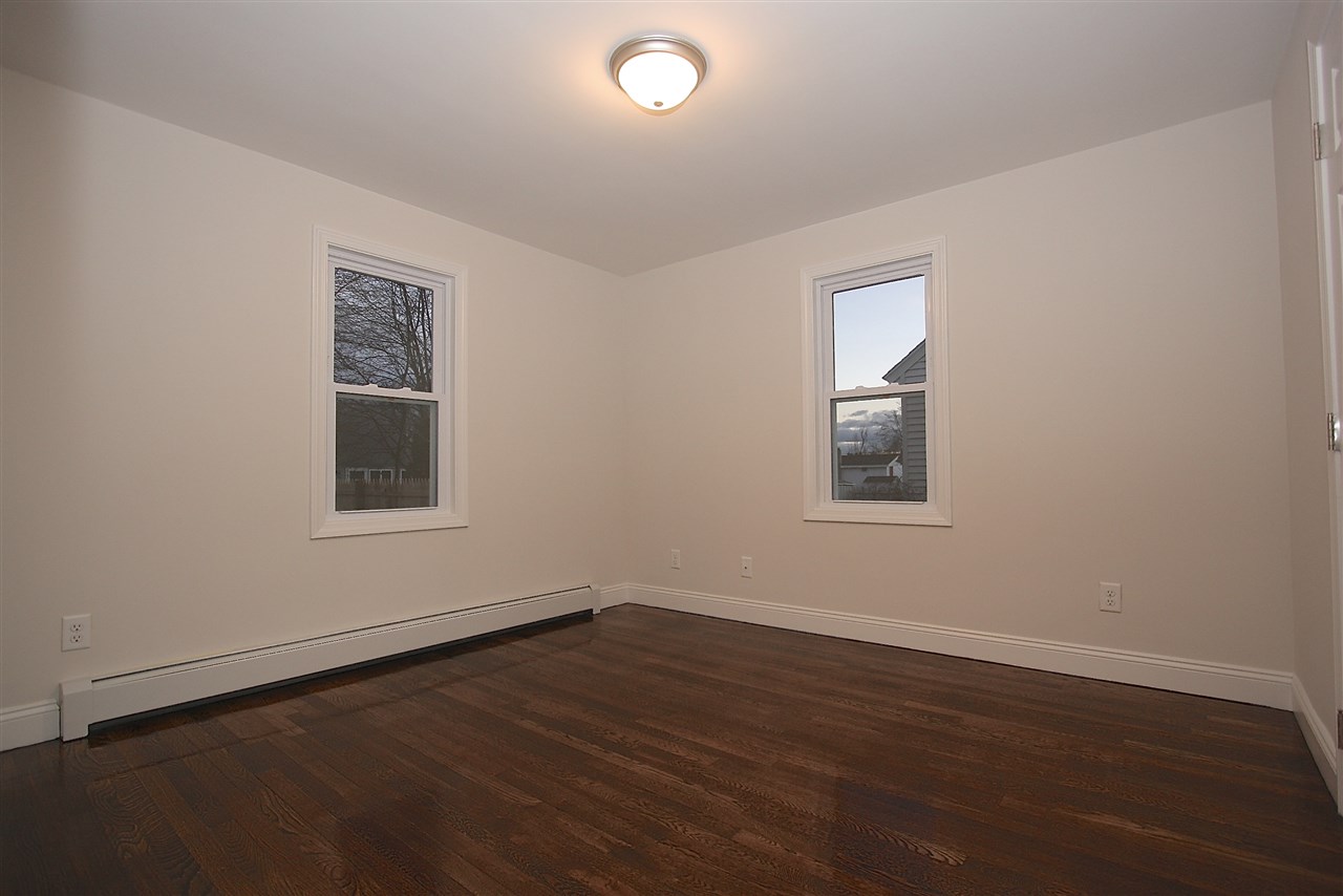 16 Caldwell Road Nashua, NH 03060 - Photo 11 of 18