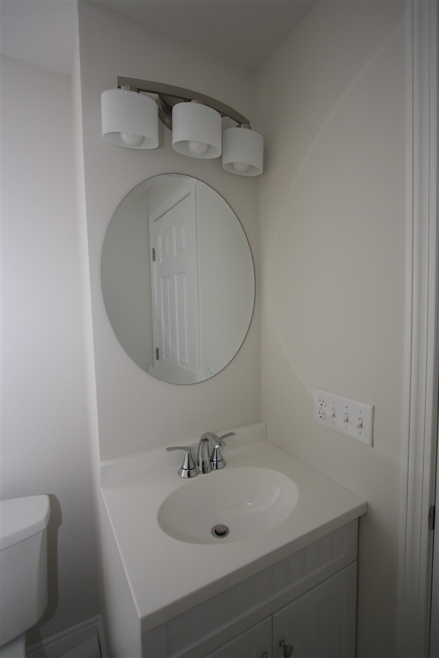 16 Caldwell Road Nashua, NH 03060 - Photo 12 of 18