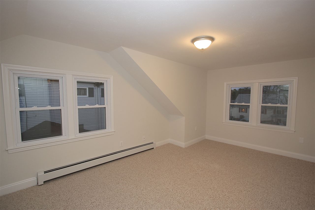 16 Caldwell Road Nashua, NH 03060 - Photo 14 of 18