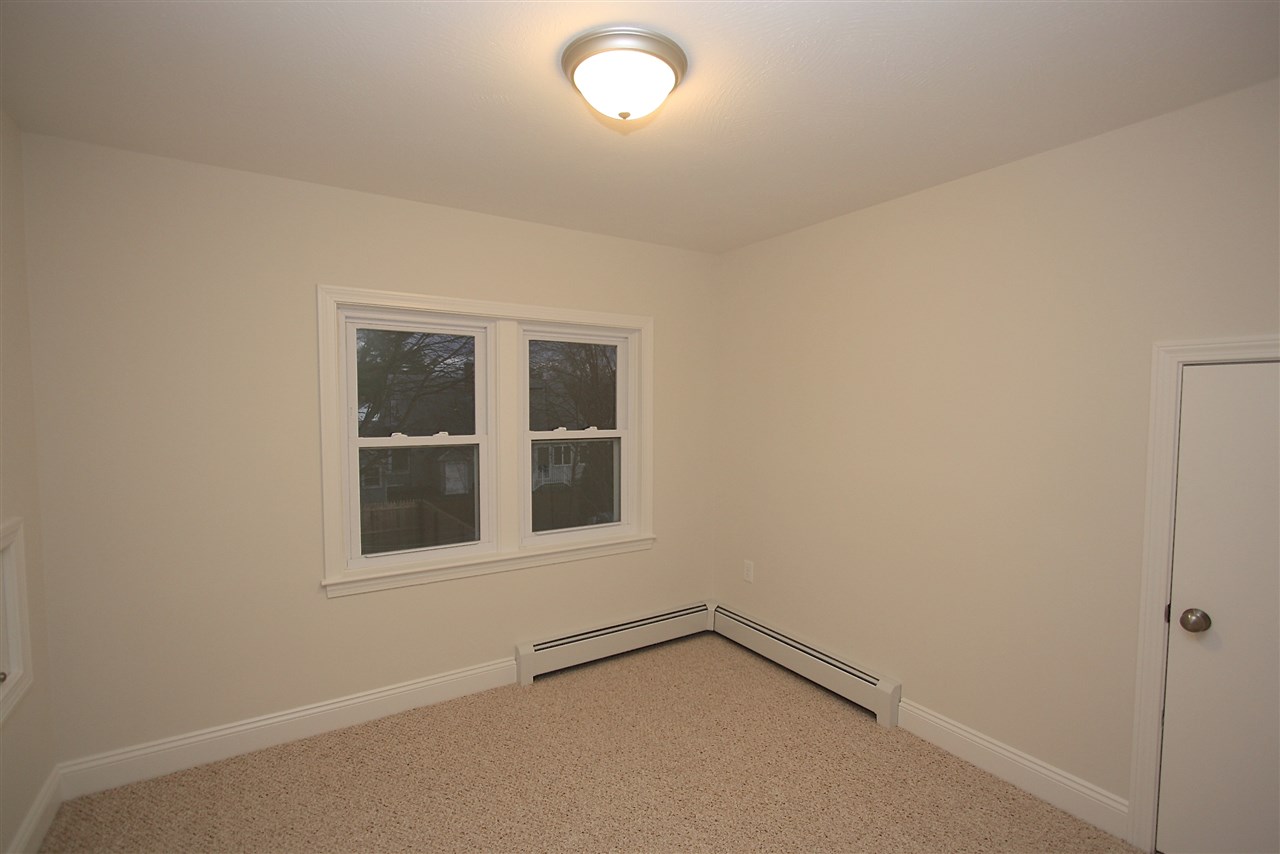 16 Caldwell Road Nashua, NH 03060 - Photo 15 of 18