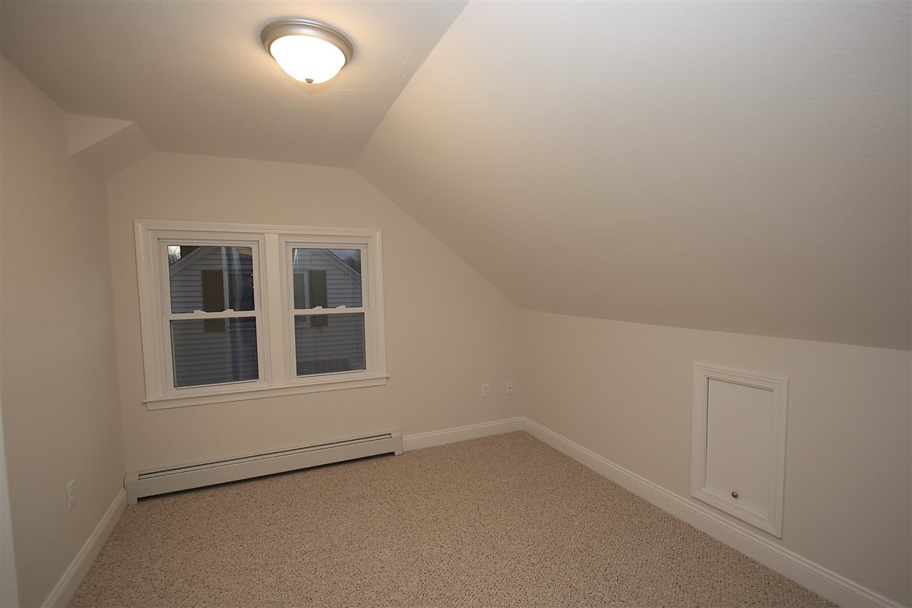 16 Caldwell Road Nashua, NH 03060 - Photo 16 of 18