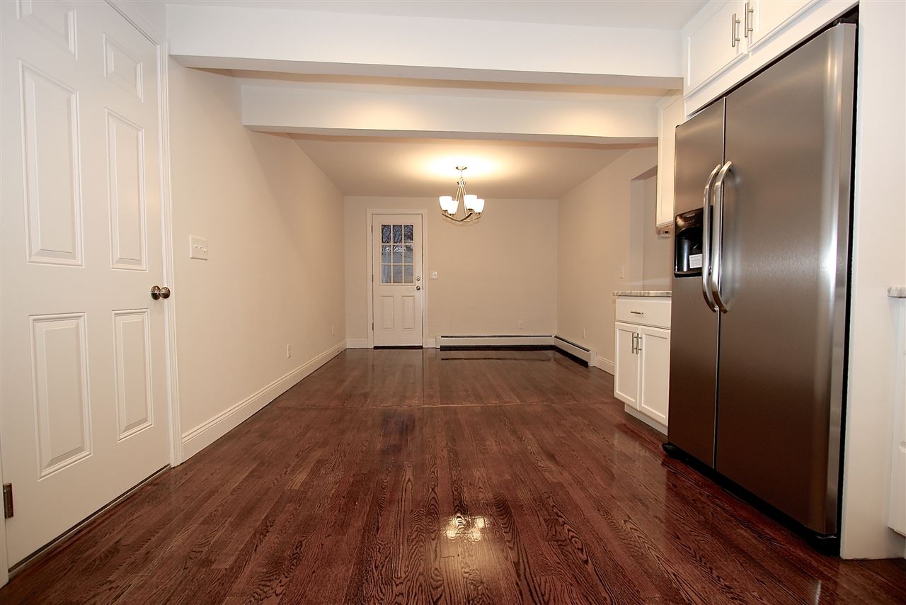 16 Caldwell Road Nashua, NH 03060 - Photo 4 of 18