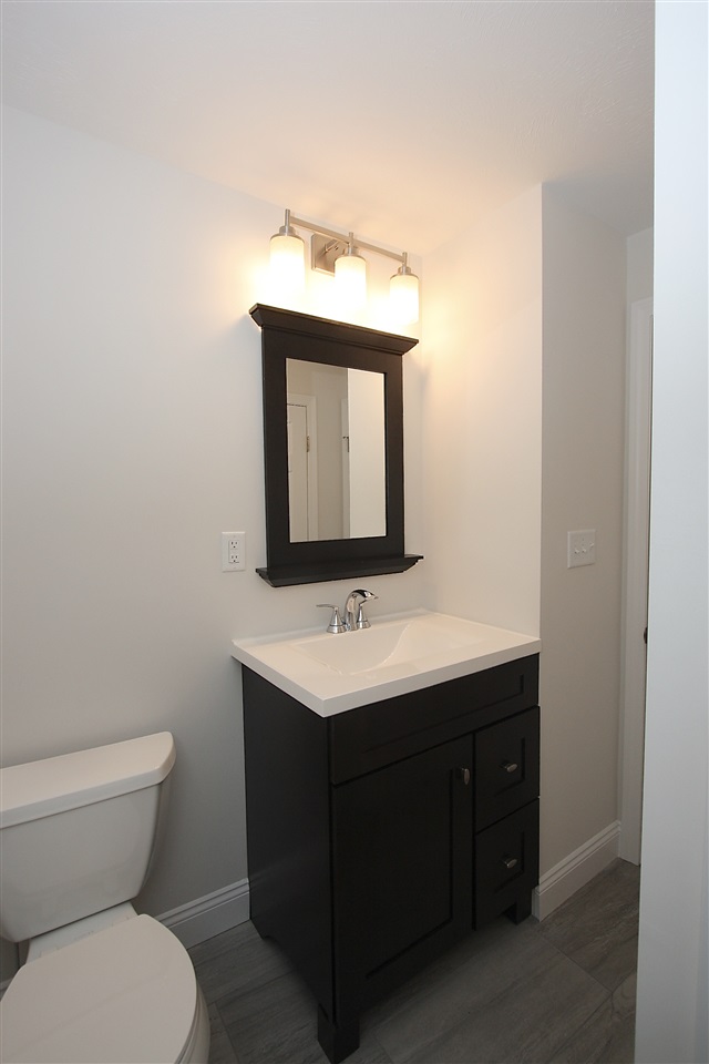 16 Caldwell Road Nashua, NH 03060 - Photo 10 of 18