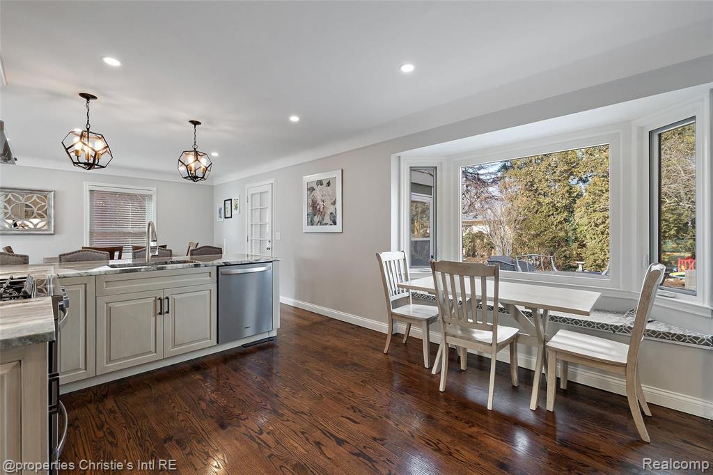 540 Shoreham Road Grosse Pointe Woods, MI 48236 - Photo 15 of 44