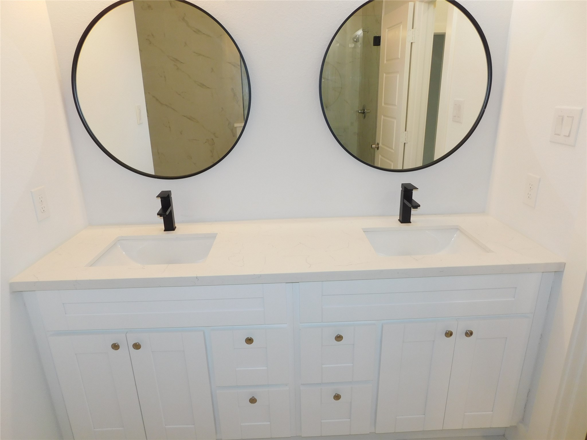 7002 South Hall Street, Unit B Houston, TX 77028 - Photo 5 of 9