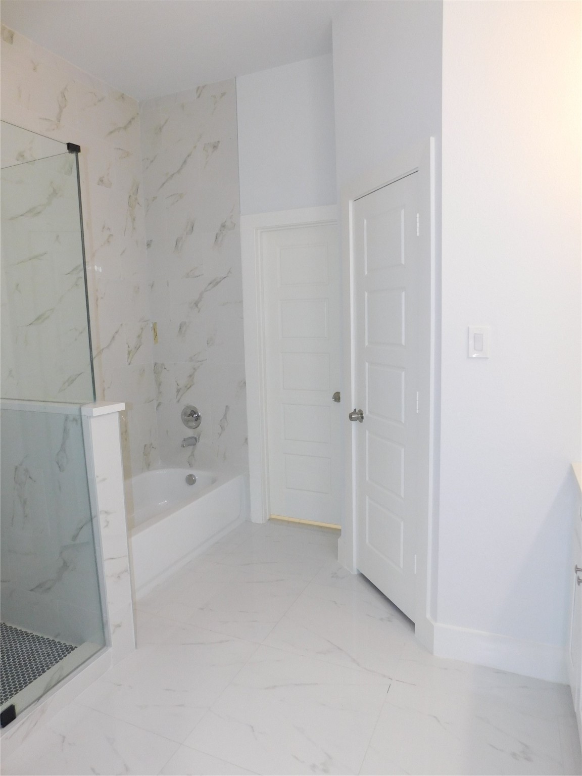 7002 South Hall Street, Unit B Houston, TX 77028 - Photo 7 of 9