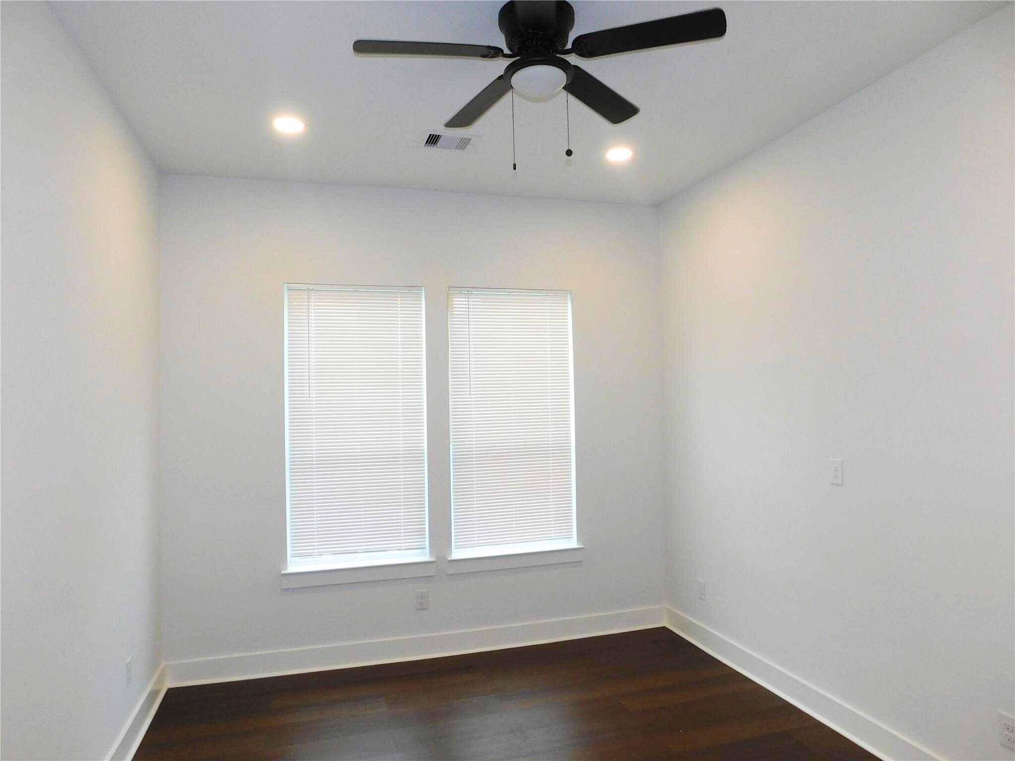 7002 South Hall Street, Unit B Houston, TX 77028 - Photo 9 of 15