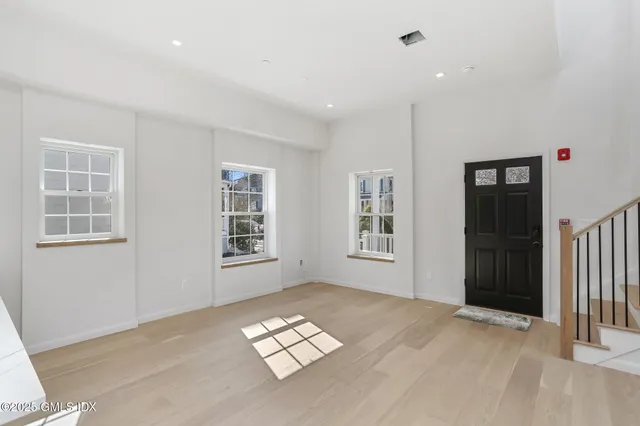 $10,000 | 63 Church Street, Unit 1F, Greenwich, CT 06830