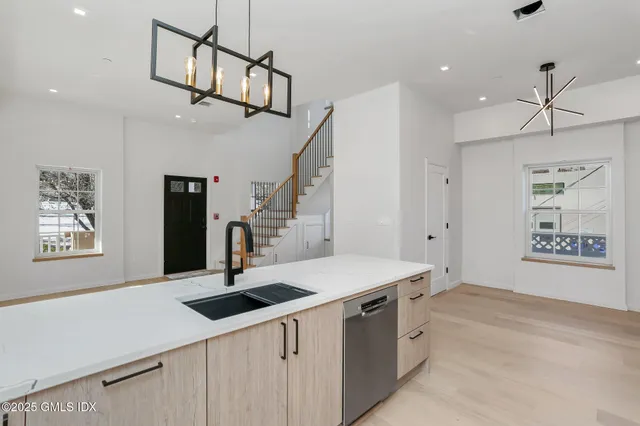 $10,000 | 63 Church Street, Unit 1F, Greenwich, CT 06830