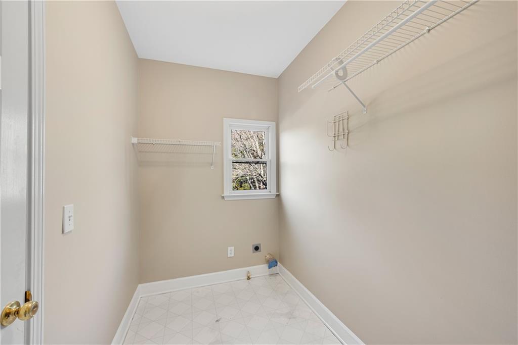 161 Brook Lane Roswell, GA 30075 - Photo 21 of 66